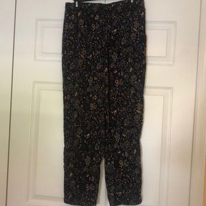 Patterned pants